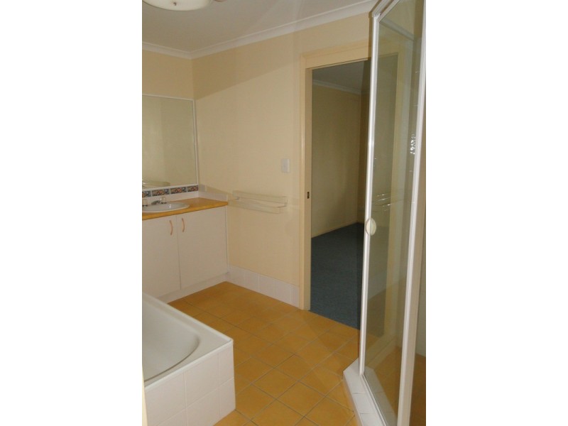 2/6 Yerranya Row, Yaroomba QLD 4573