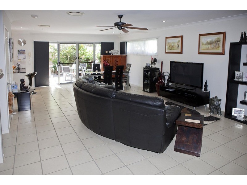 18/6 Suncoast Beach Drive, Mount Coolum QLD 4573