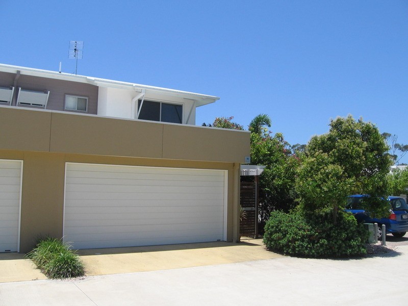 18/6 Suncoast Beach Drive, Mount Coolum QLD 4573