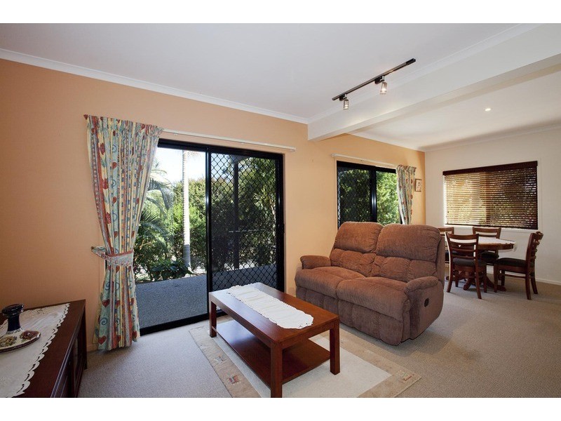 1 Baratook Crescent, Mount Coolum QLD 4573