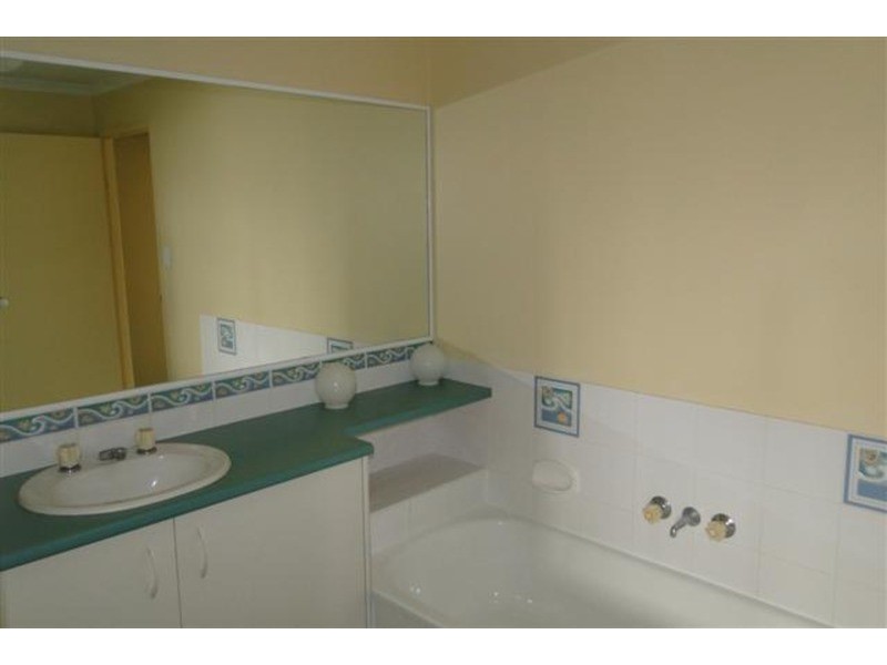 8/6 Yerranya Row, Yaroomba QLD 4573