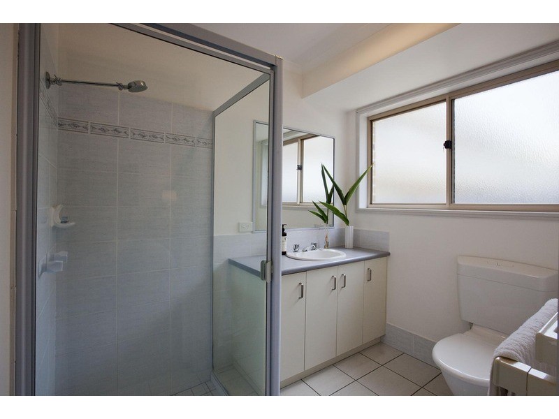 2/38 Jarnahill Drive, Mount Coolum QLD 4573