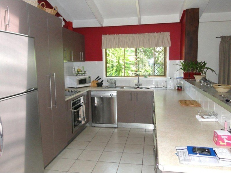 11 Yango  Street, Pacific Paradise QLD 4564