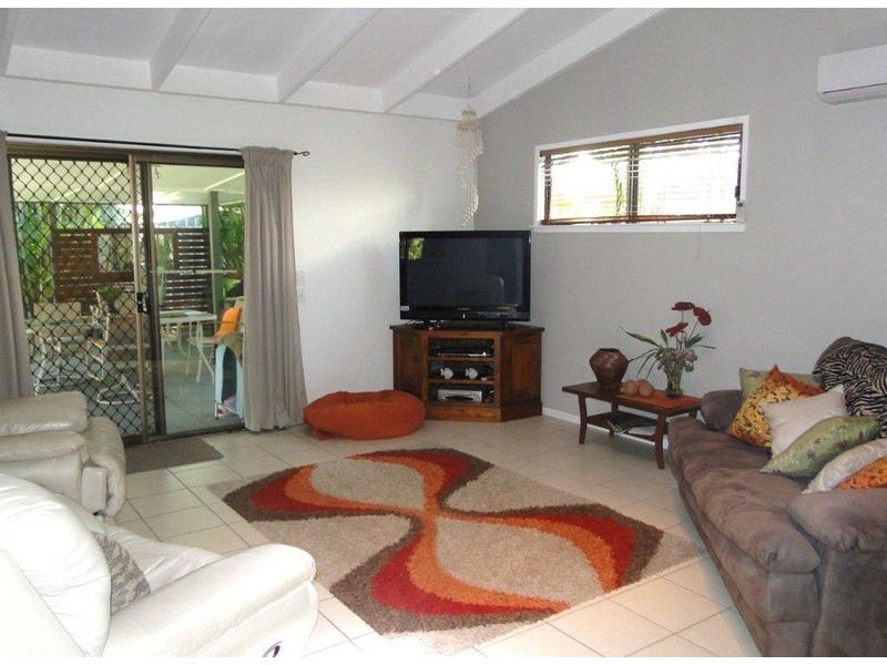 11 Yango  Street, Pacific Paradise QLD 4564