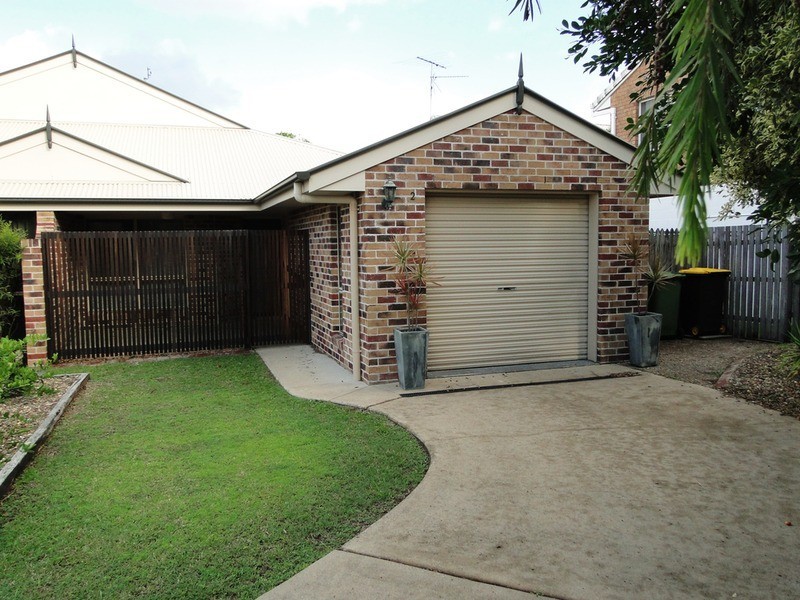 2/38 Jarnahill  Drive, Mount Coolum QLD 4573