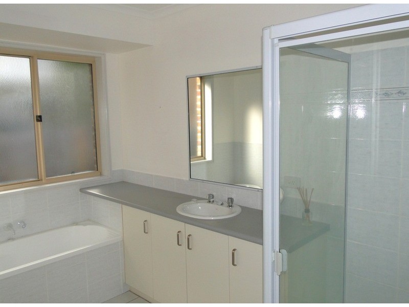 2/38 Jarnahill  Drive, Mount Coolum QLD 4573