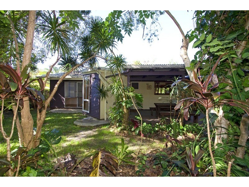 8 Palm Avenue, Coolum Beach QLD 4573