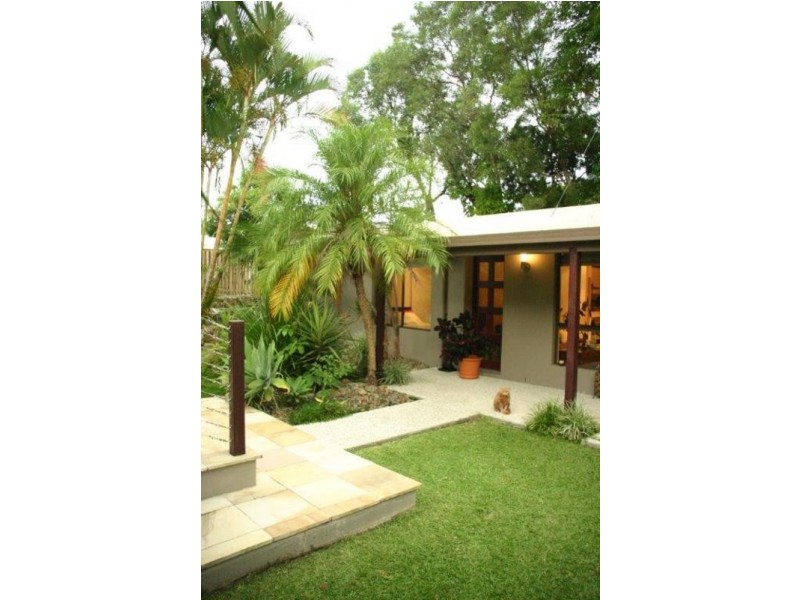 8 Lagoda Drive, Mount Coolum QLD 4573