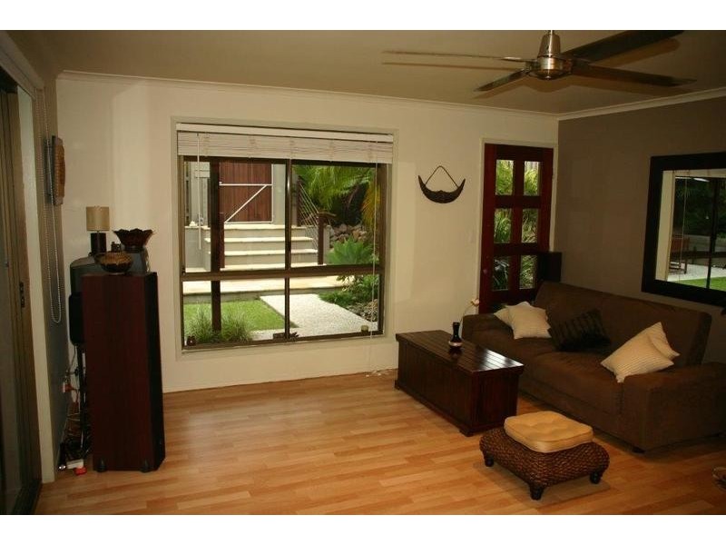 8 Lagoda Drive, Mount Coolum QLD 4573