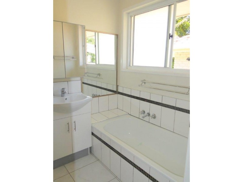 4/3 Kiata  Court, Mount Coolum QLD 4573