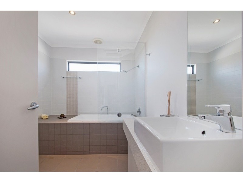 10 Boardrider Crescent, Mount Coolum QLD 4573
