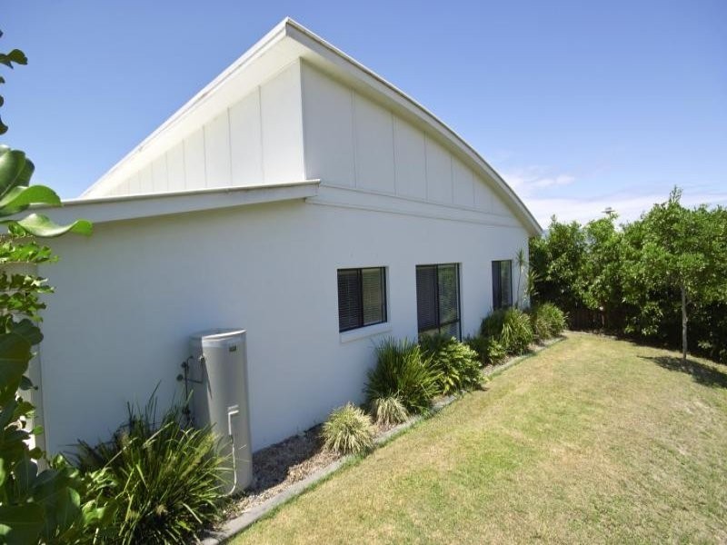 11 Riviera Crescent, Peregian Springs QLD 4573