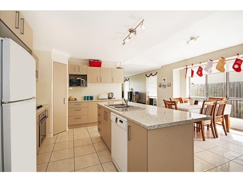 132 The Avenue, Peregian Springs QLD 4573