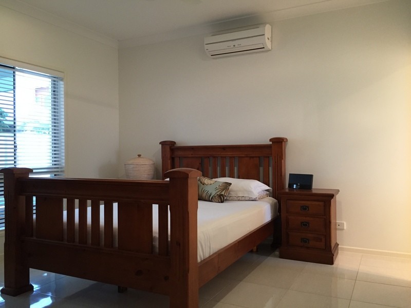 8 Wave Crescent, Mount Coolum QLD 4573