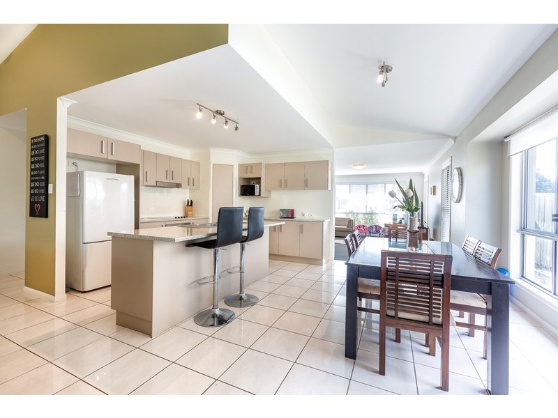 132 The Avenue, Peregian Springs QLD 4573