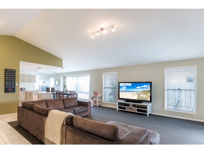 132 The Avenue, Peregian Springs QLD 4573