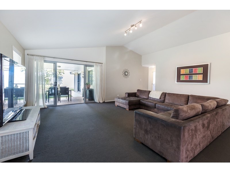 132 The Avenue, Peregian Springs QLD 4573