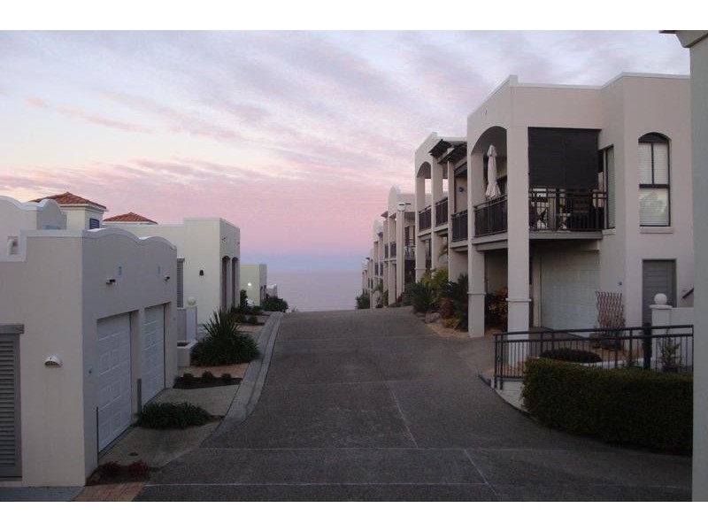 2/1 Bay Terrace, Coolum Beach QLD 4573