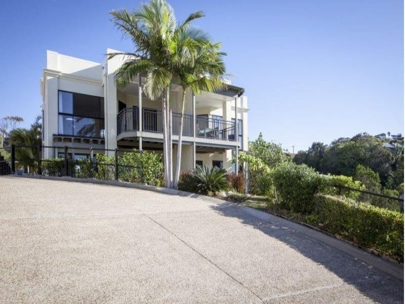 2/1 Bay Terrace, Coolum Beach QLD 4573