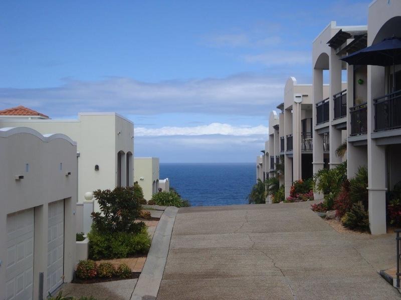 2/1 Bay Terrace, Coolum Beach QLD 4573