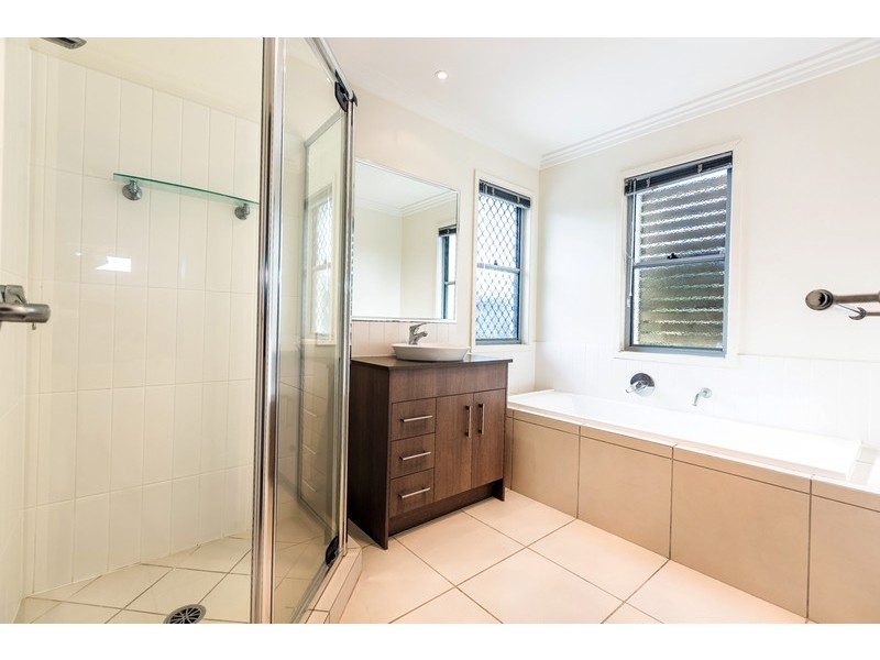 24 Dornoch Way, Peregian Springs QLD 4573