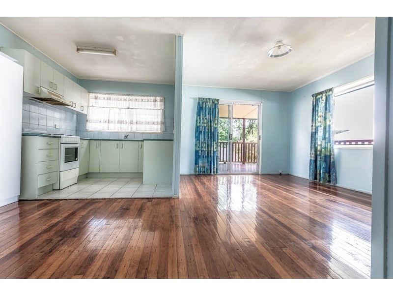 85 Coronation Avenue, Nambour QLD 4560