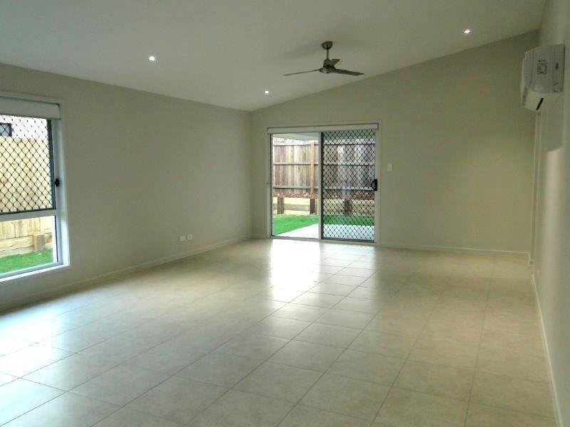 8 Brampton Way, Meridan Plains QLD 4551