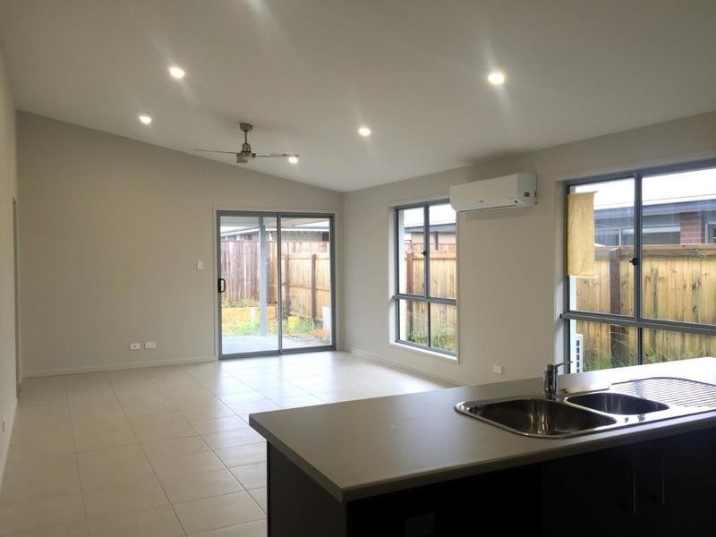 11 Brampton Way, Meridan Plains QLD 4551