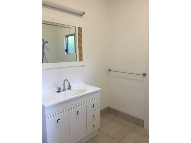 8 Yerranya Row, Yaroomba QLD 4573