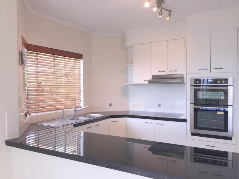 2/123 Coolum Terrace, Coolum Beach QLD 4573