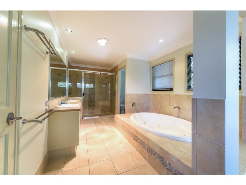 30 Greenside Court, Peregian Springs QLD 4573