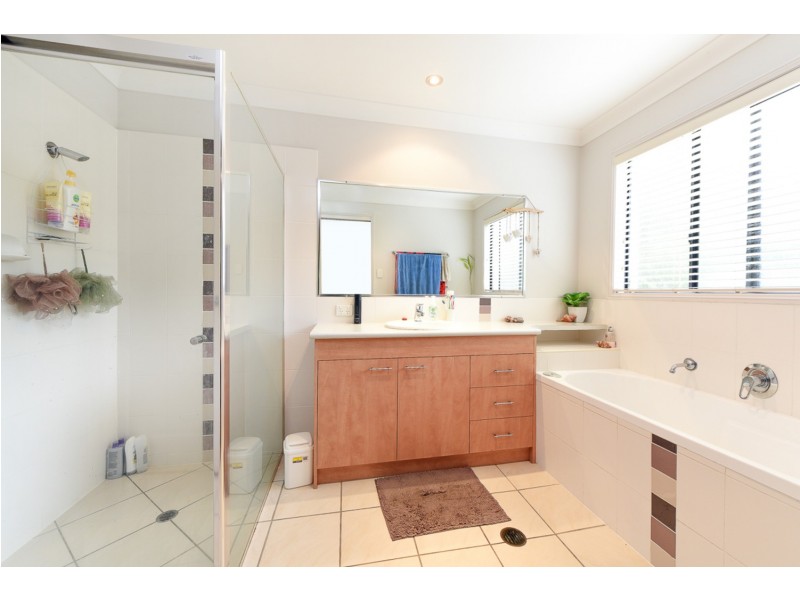 11 Riviera Crescent, Peregian Springs QLD 4573