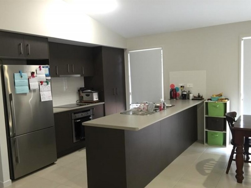 8 Brampton Way, Meridan Plains QLD 4551