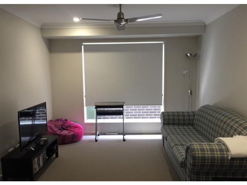 8 Brampton Way, Meridan Plains QLD 4551