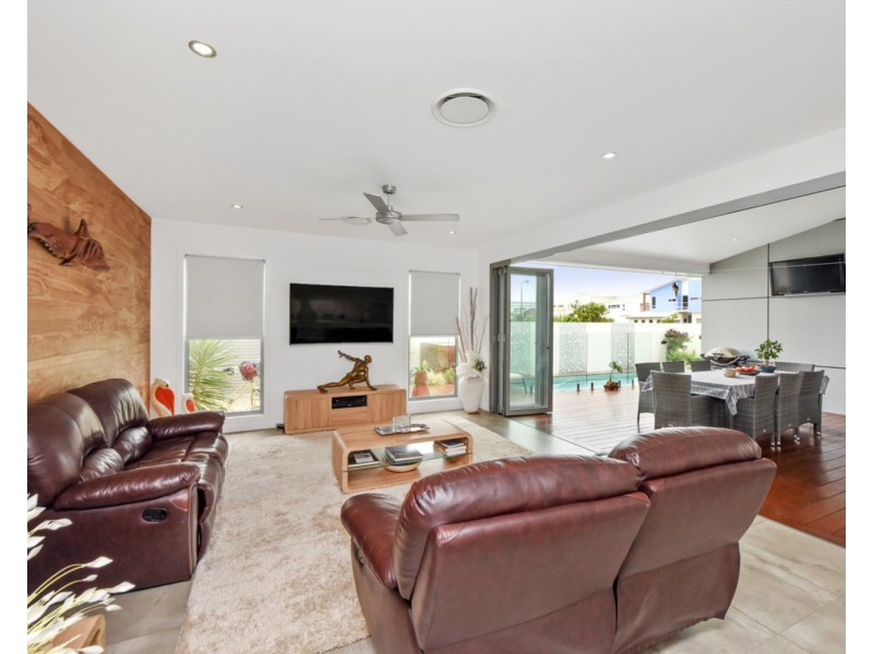 16 Breakers Place, Mount Coolum QLD 4573