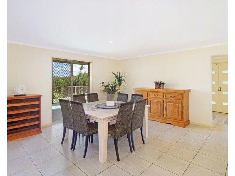 8 Warrener Place, Maroochy River QLD 4561