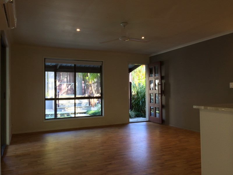 8 Lagoda Drive, Mount Coolum QLD 4573