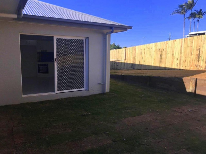2/5 Lake View Place, Bli Bli QLD 4560