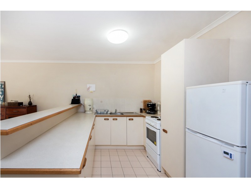 2/35 Jarnahill Drive, Mount Coolum QLD 4573