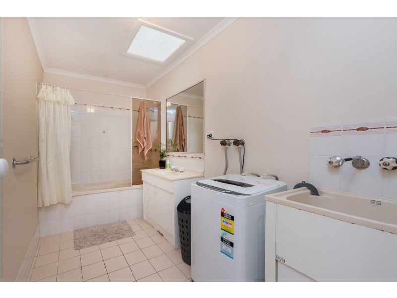 2/35 Jarnahill Drive, Mount Coolum QLD 4573