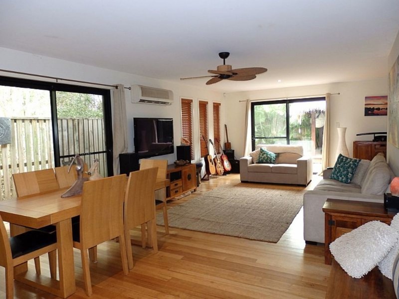 8 Stephanie Close, Mudjimba QLD 4564