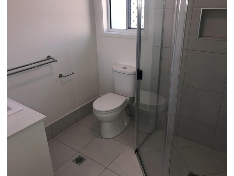 2/5 Lake View Place, Bli Bli QLD 4560