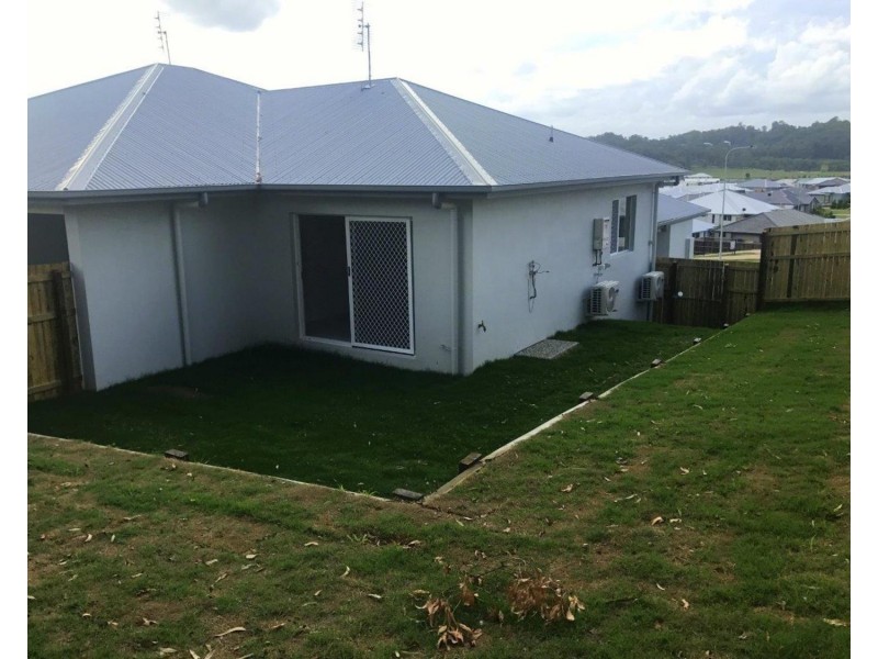 2/5 Lake View Place, Bli Bli QLD 4560