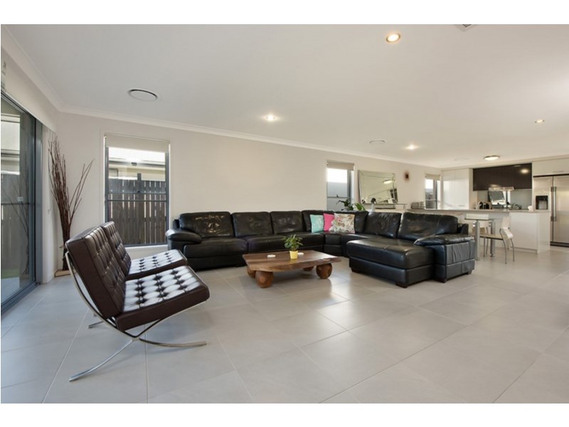 19 Promontory Street, Birtinya QLD 4575