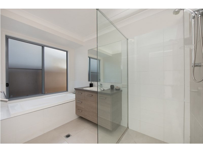 19 Promontory Street, Birtinya QLD 4575