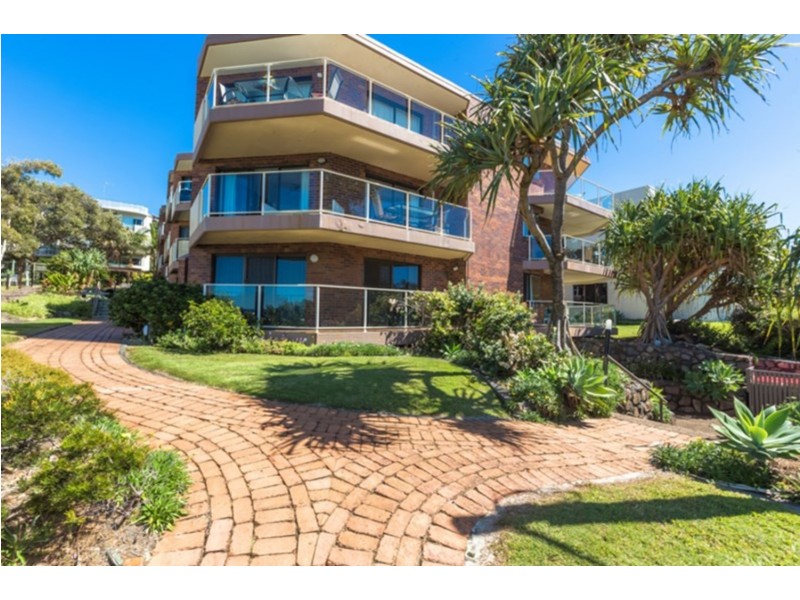 2/1682  David Low Way, Coolum Beach QLD 4573