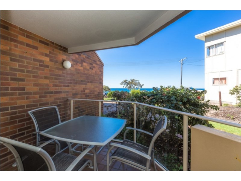 2/1682  David Low Way, Coolum Beach QLD 4573