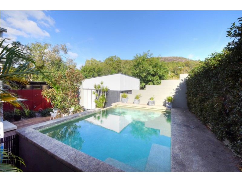 8 Dunnart Place, Mount Coolum QLD 4573