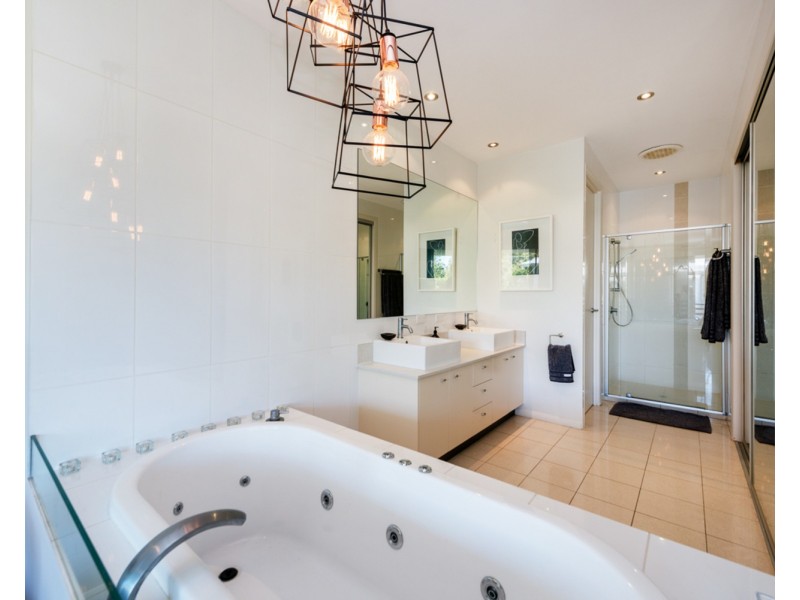 1/233-235 Weyba Road, Noosaville QLD 4566