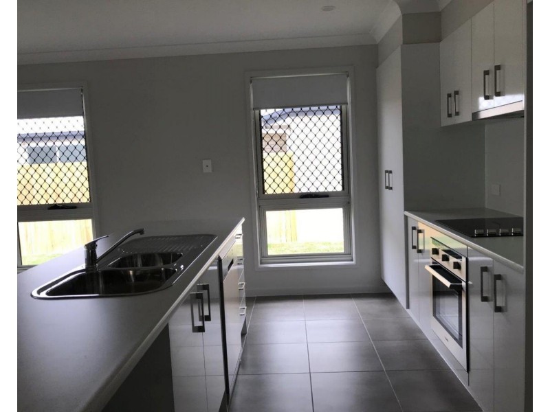 7 Buckley Street, Landsborough QLD 4550